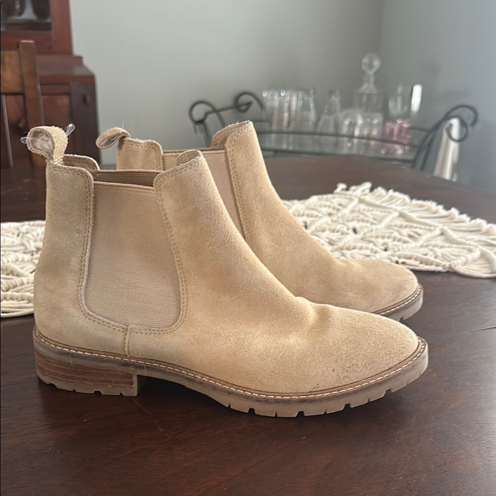 Steve Madden Tan Suede Chelsea Boots